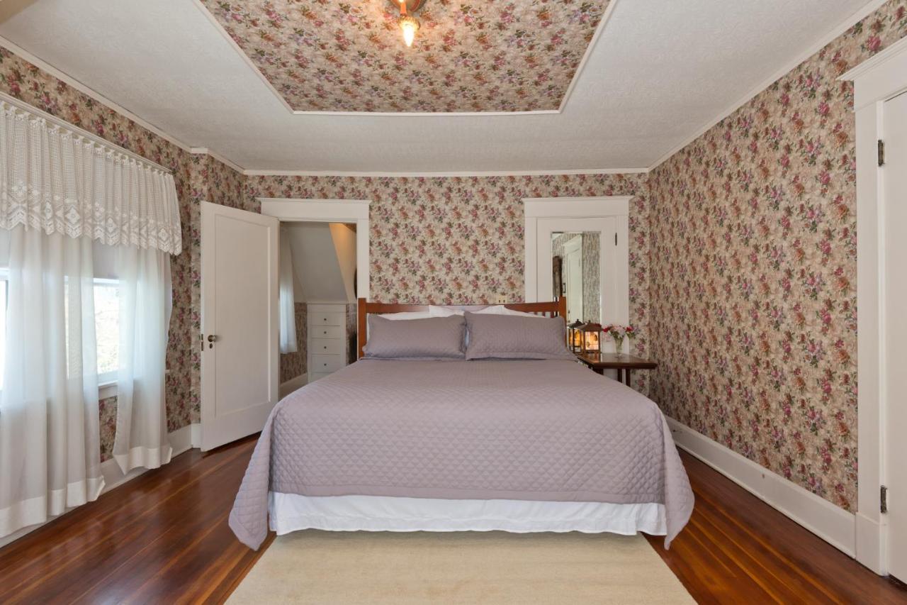 Five Seasuns Bed And Breakfast Port Angeles Exterior photo
